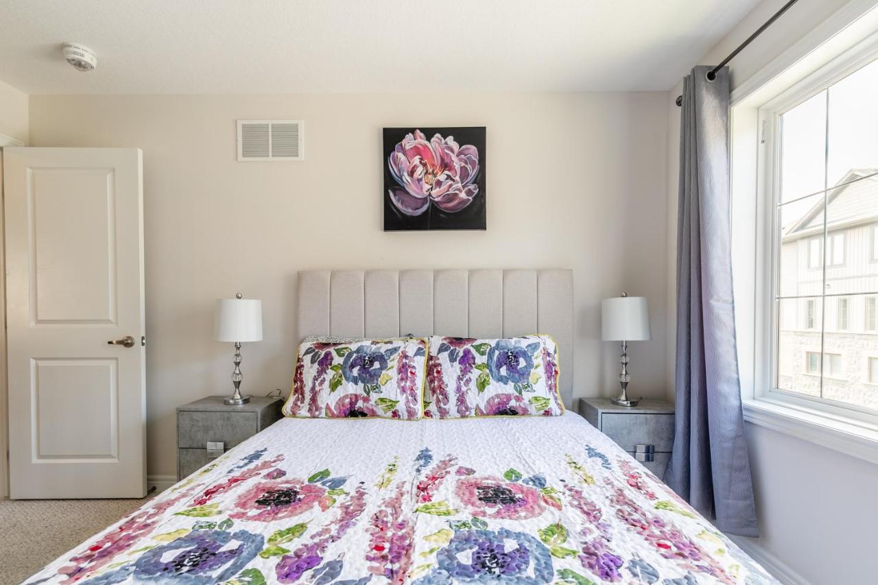Globalstay Modern Townhomes In Lakeshore Steps To The Beach Hamilton Luaran gambar