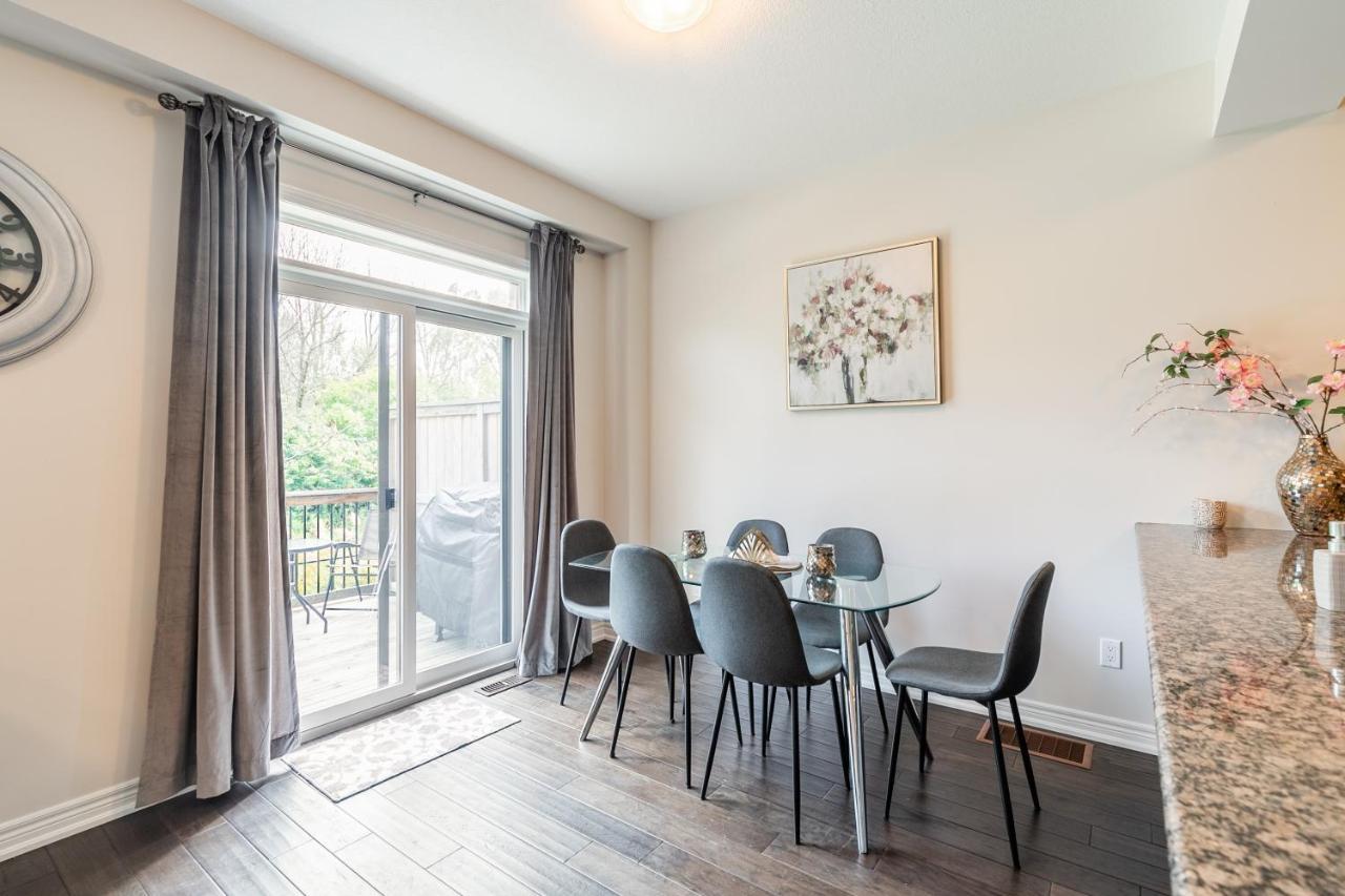 Globalstay Modern Townhomes In Lakeshore Steps To The Beach Hamilton Luaran gambar