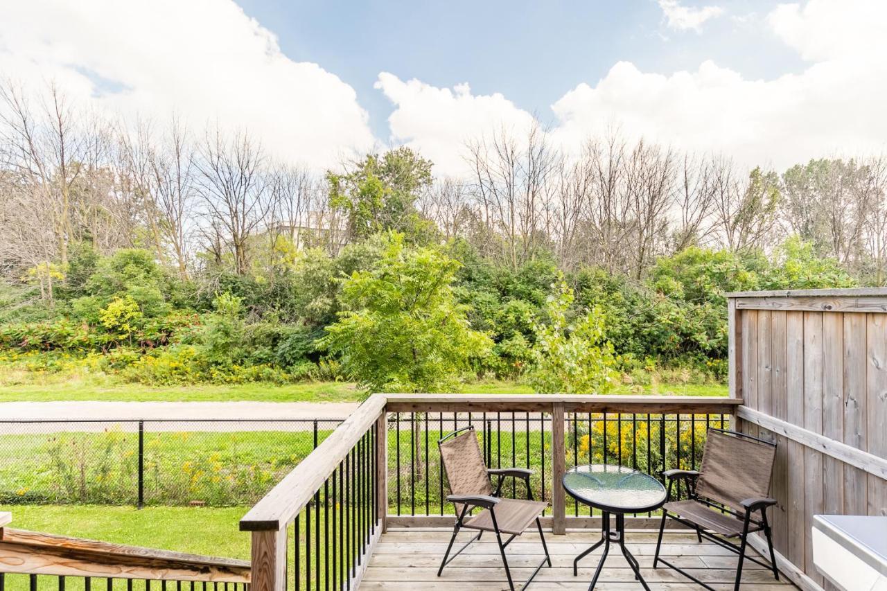 Globalstay Modern Townhomes In Lakeshore Steps To The Beach Hamilton Luaran gambar