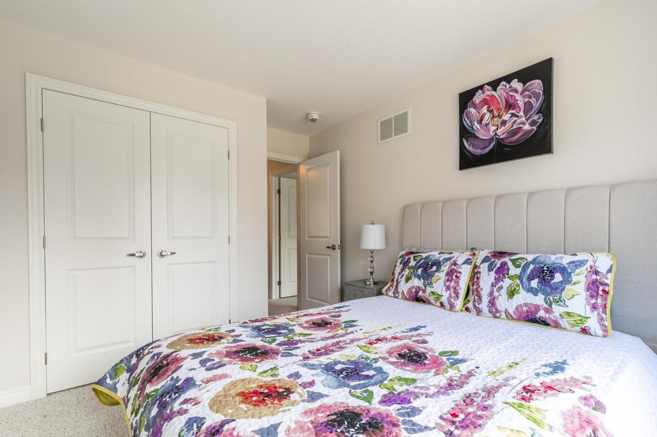 Globalstay Modern Townhomes In Lakeshore Steps To The Beach Hamilton Luaran gambar