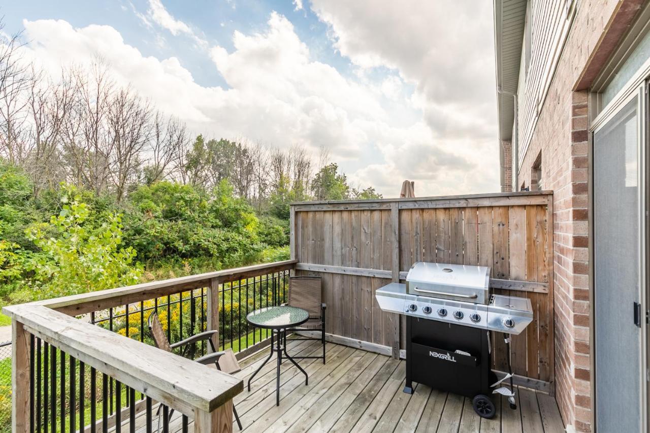Globalstay Modern Townhomes In Lakeshore Steps To The Beach Hamilton Luaran gambar
