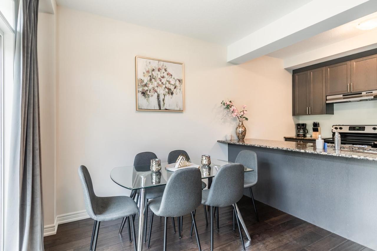Globalstay Modern Townhomes In Lakeshore Steps To The Beach Hamilton Luaran gambar