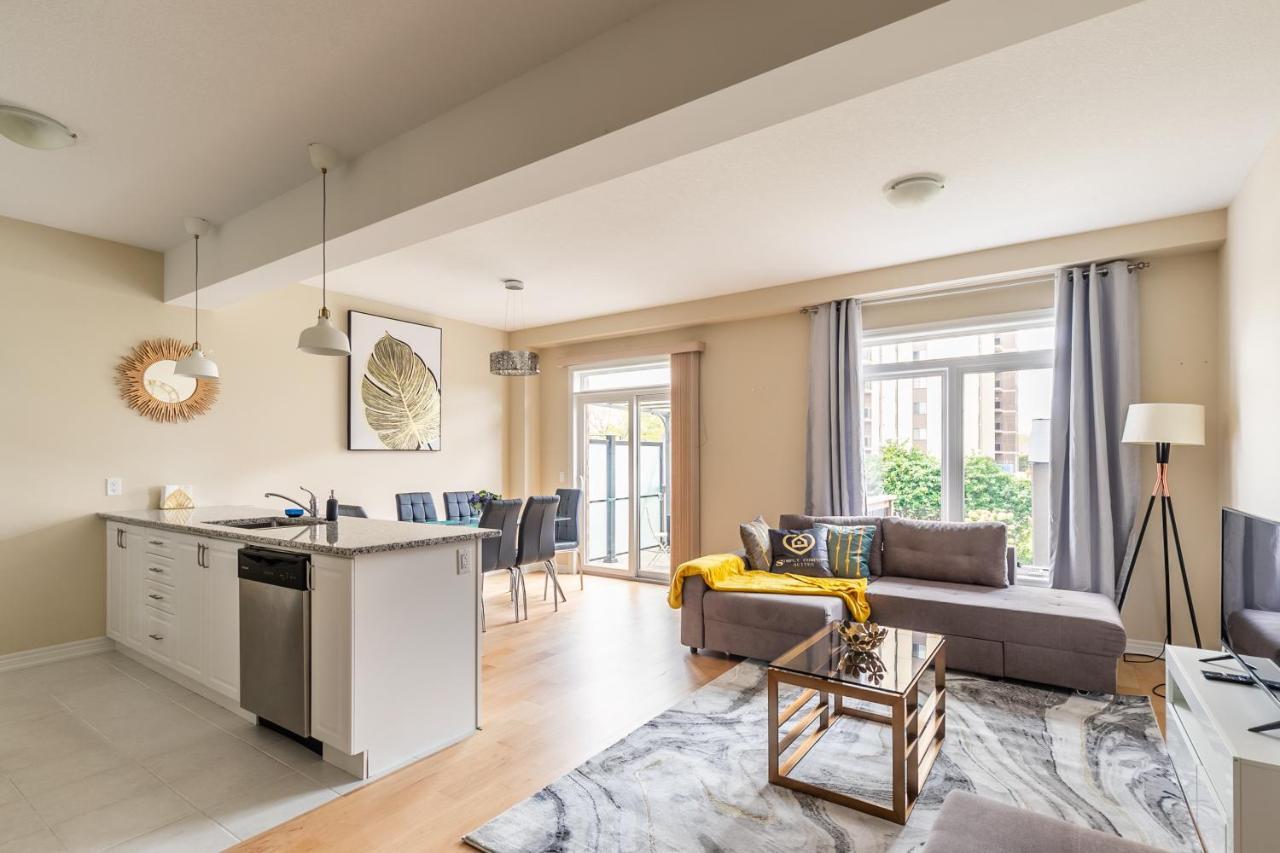Globalstay Modern Townhomes In Lakeshore Steps To The Beach Hamilton Luaran gambar