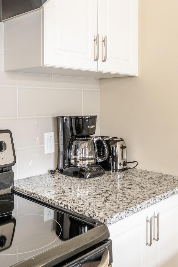 Globalstay Modern Townhomes In Lakeshore Steps To The Beach Hamilton Luaran gambar