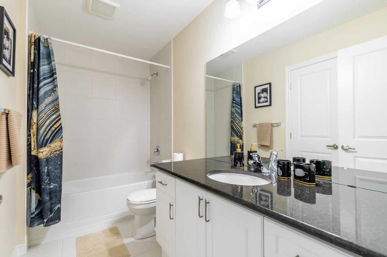 Globalstay Modern Townhomes In Lakeshore Steps To The Beach Hamilton Luaran gambar