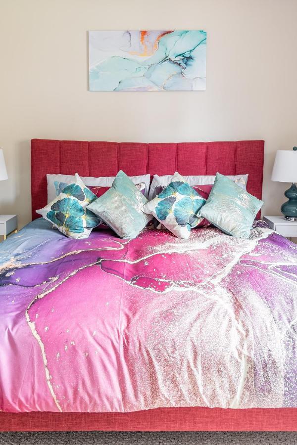 Globalstay Modern Townhomes In Lakeshore Steps To The Beach Hamilton Luaran gambar