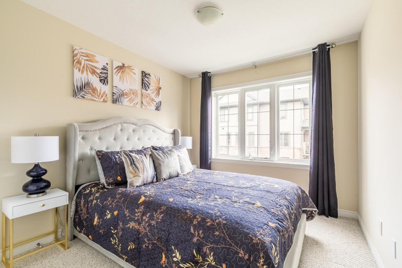 Globalstay Modern Townhomes In Lakeshore Steps To The Beach Hamilton Luaran gambar